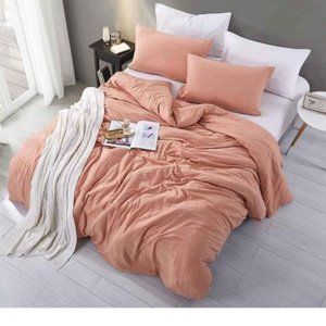 King Duvet Cover Set includes Duvet cover and 2 pillow Cases
